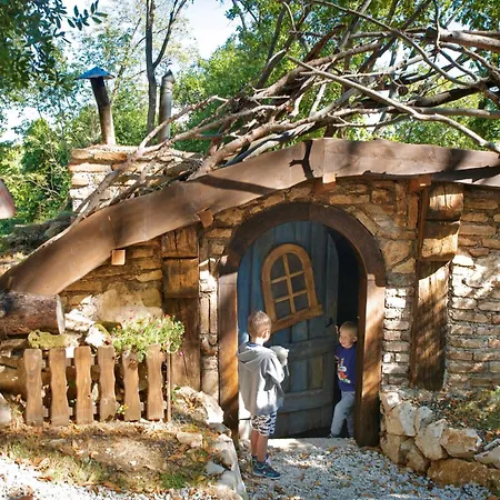 Isabella Island Resort, Valamar Collection מלון