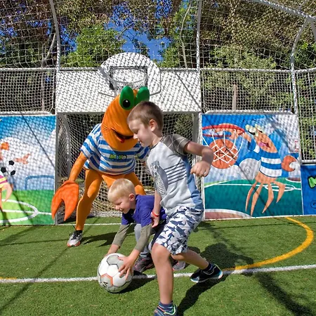 Isabella Island & Szálloda