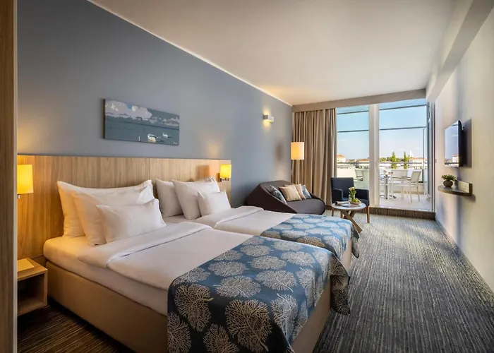 Isabella Island & Hotel